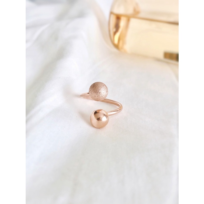 Cincin Fashion Titanium Korea Model Bola Rosegold Anti Karat CS143