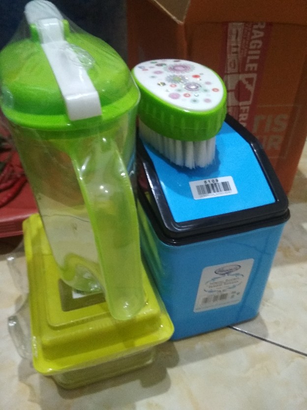 Hawaii Avita Wadah Minuman Atau Minyak / Eskan Drink Container 700 Ml