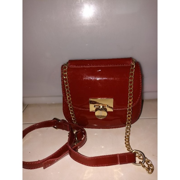 Tas PL sling rantai mini warna merah merk Neevit
