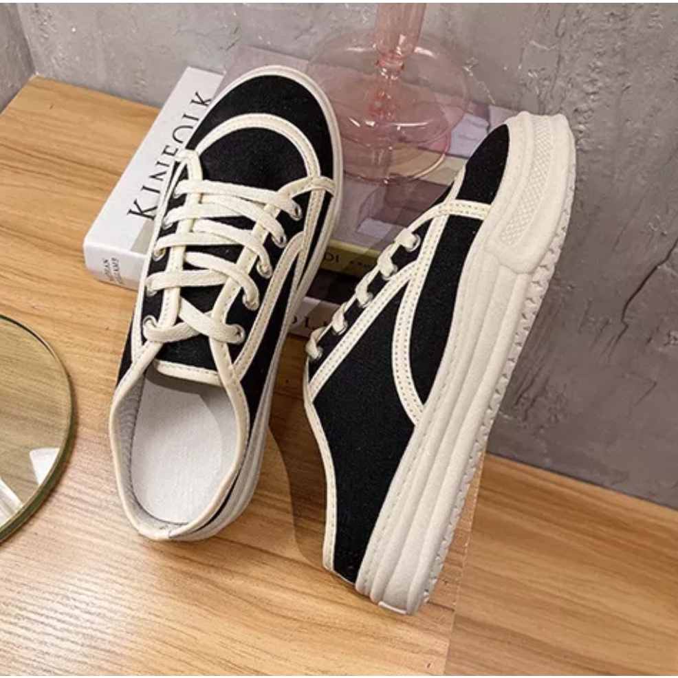 Sepatu Half Sneaker 017950 Sederhana Canvas Dengan Tali Sepatu