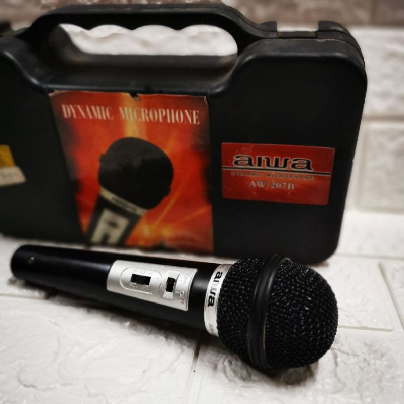PROFESSIONAL DYNAMIC MICROPHONE AIWA AW 207B MIKROFON MIC HITAM BLACK KABEL PANJANG PENYANYI KARAOKE