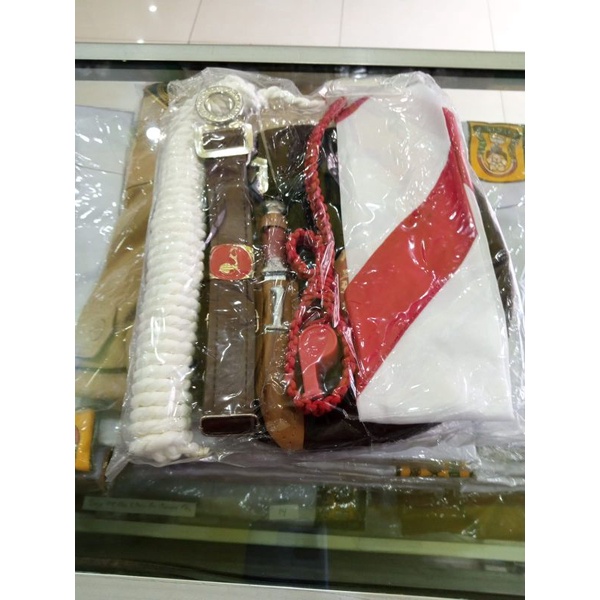 

Alat pramuka lengkap laki-laki untuk SD,