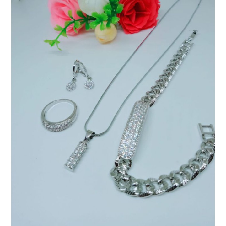 Set Perhiasan Wanita Plat Kotak Silver