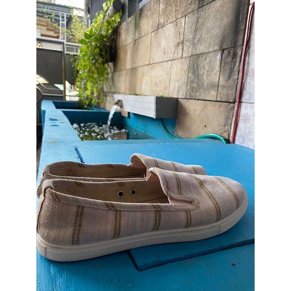 sepatu slip on rubi