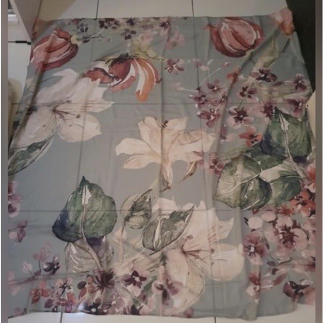 Preloved Hijab Segi Empat Rene Elana Scarf bukan deenay