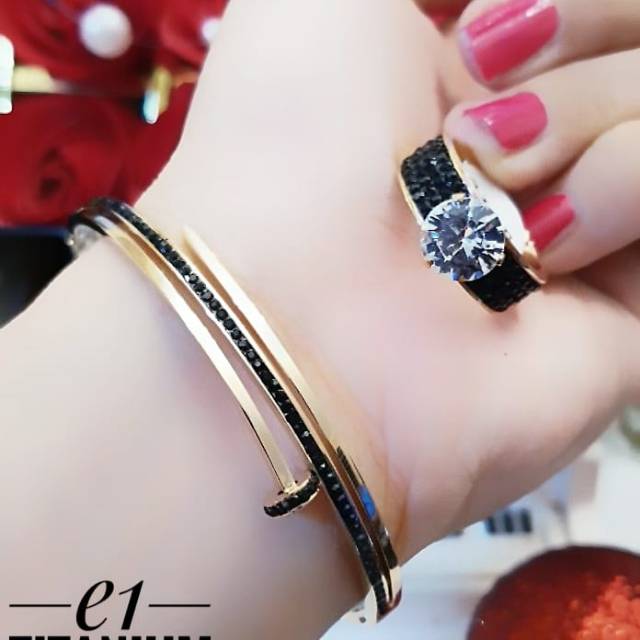 Titanium gelang dan cincin 2448k