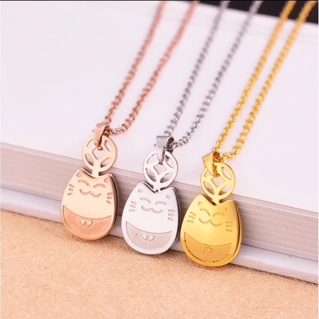 Kalung Titanium Liontin Lucky Cat tersedia Warna Rosegold, Gold dan Silver