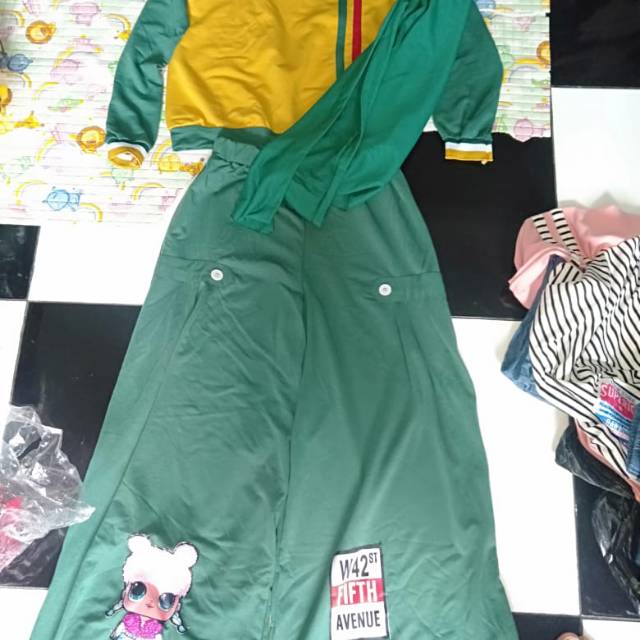 Setelah anak+jilbab usia max 12 th