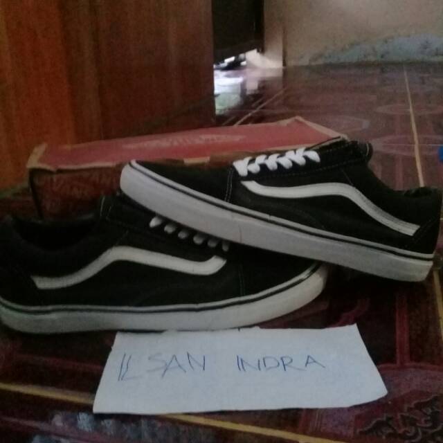 Sepatu Vans OLD SKOOL Black And White