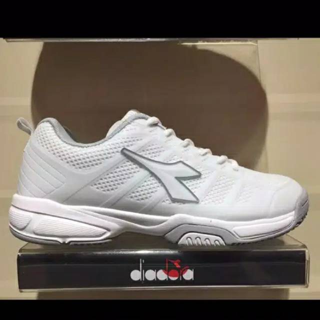 Sepatu tenis tennis diadora hacker white original