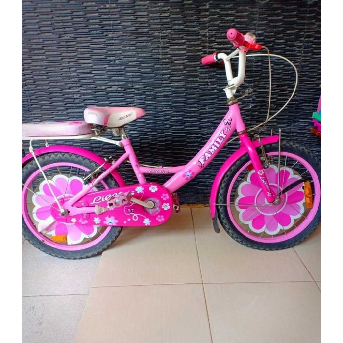 Sepeda family lillies anak perempuan ukuran 18 preloved usia 5 6 7 8 9 10 tahun