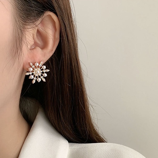 2023fashion Baru Anting Logam Anting Wanita Retro Mutiara Anting Aksesoris