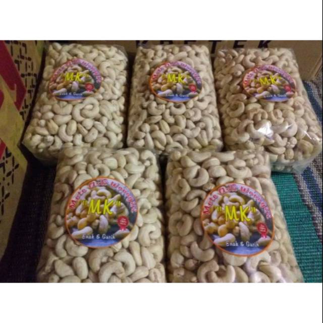 

KACANG METE SUPER UTUH