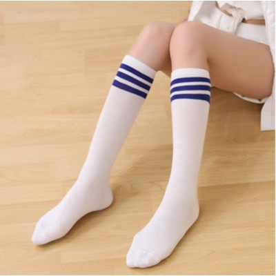 Kaus Kaki Unisex Tiga Stripe Kaos Kaki Olahraga Kaus Kaki Bergaris Kasual D37