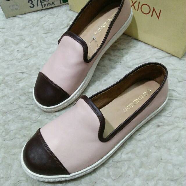 Sepatu wanita connexion