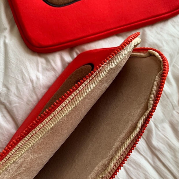 Sleeve Pouch Sarung Tas Bag Case Ipad Tab Tablet Macbook Air Pro Laptop Asus Acer Lenovo HP Huawei 11 12 13 14 15 inch Motif Gambar Beruang Bear Warna Coklat Merah Lucu Cute Murah Korean Model