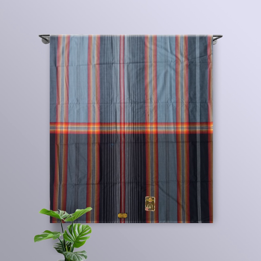 Sarung Tenun Wadimor Kombinasi Jari - Jari