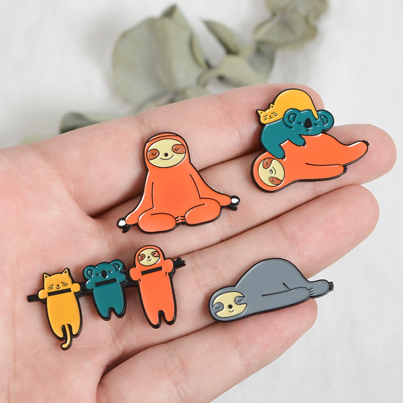 Bros Pin Enamel Desain Hewan Kungkang Kucing Koala Malas Meditasi Untuk Anak