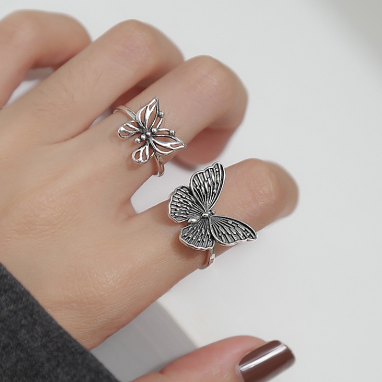 YEEZII 2pcs / Set Cincin Model Kupu-Kupu Cutout Warna Silver Gaya Retro Untuk Wanita