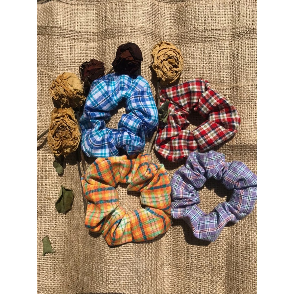 

1 Set Scrunchies "Waffle Edition" Motif Kotak