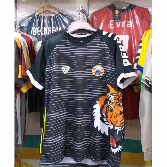 JERSEY BOLA PERSIJA TRAINING TIGER ROAR HITAM 2018/2019 - BAJU BOLA - KAOS.BOLA
