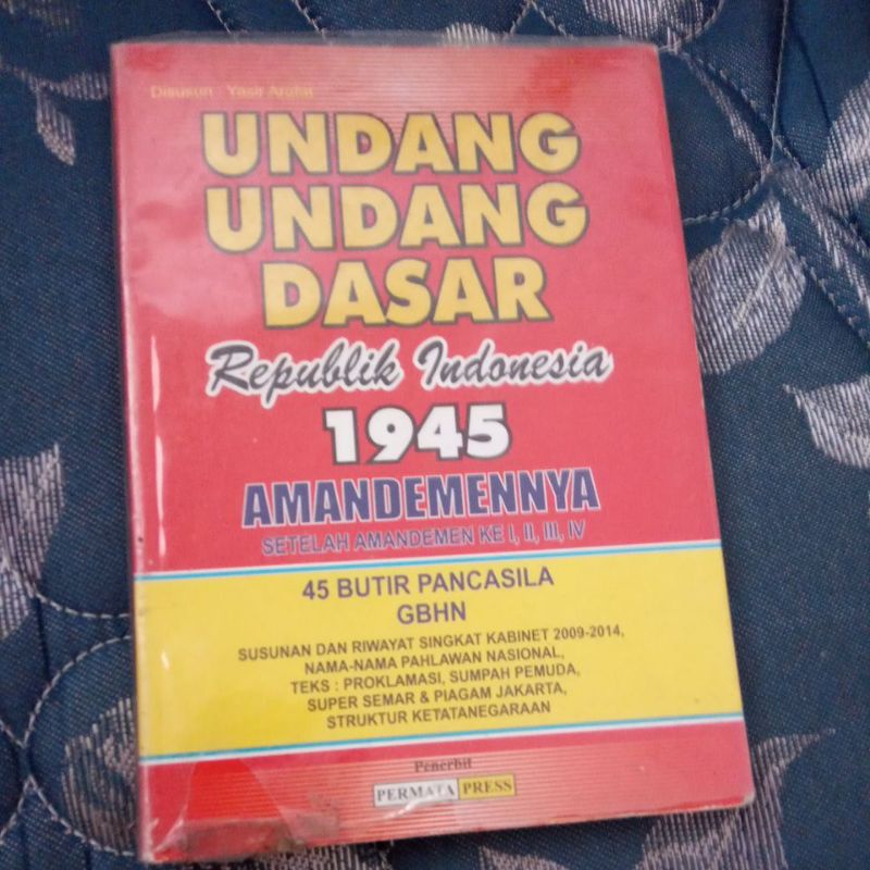 

UUD RI 1945 dan amandemennya