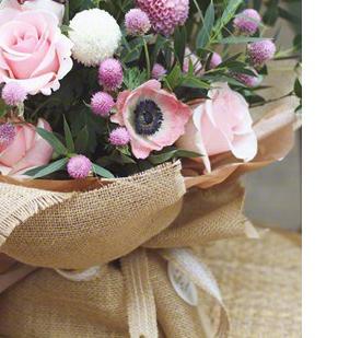 

➽ KARUNG GONI / BURLAP KERTAS BUNGA (1 ROLL)/ FLOWER WRAP/ PEMBUNGKUS BUNGA HAND BOUQUET ➫