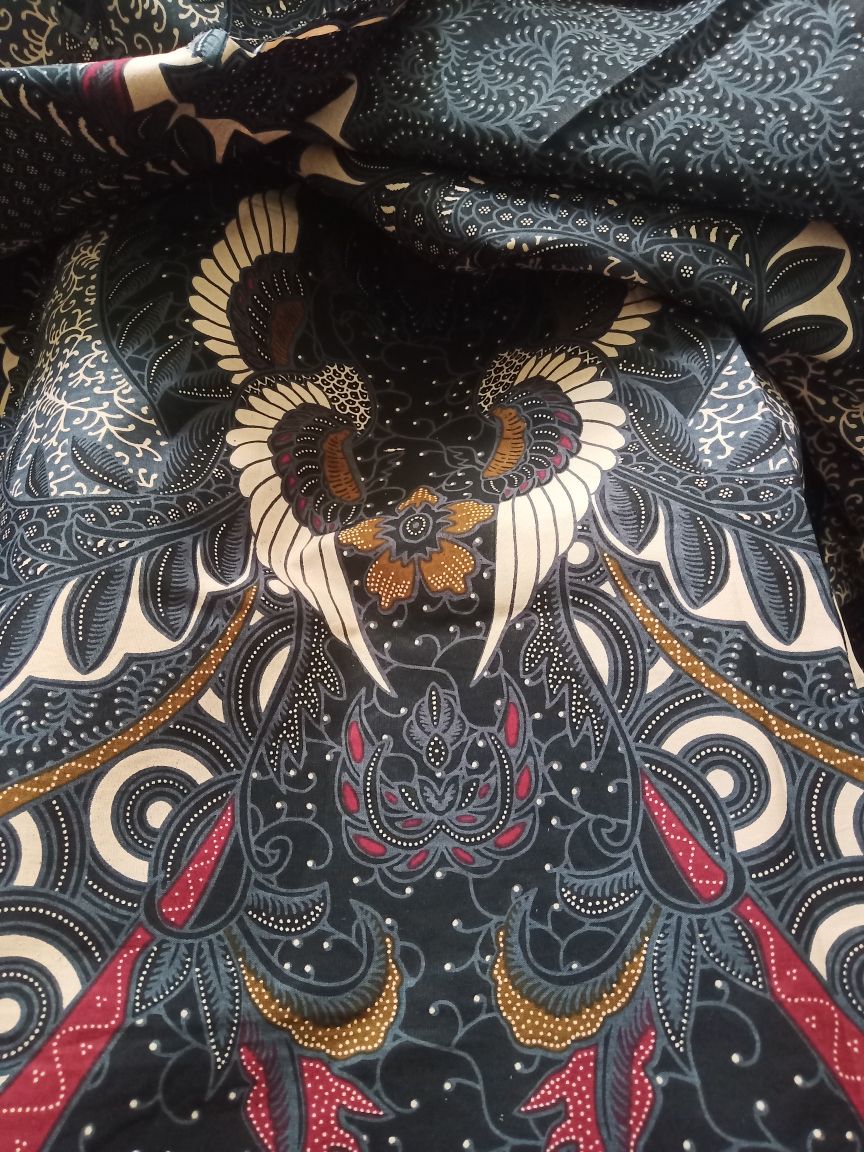 Kain Batik Solo (cabut) Motif Manuk Galaran Warna Ungu Tua