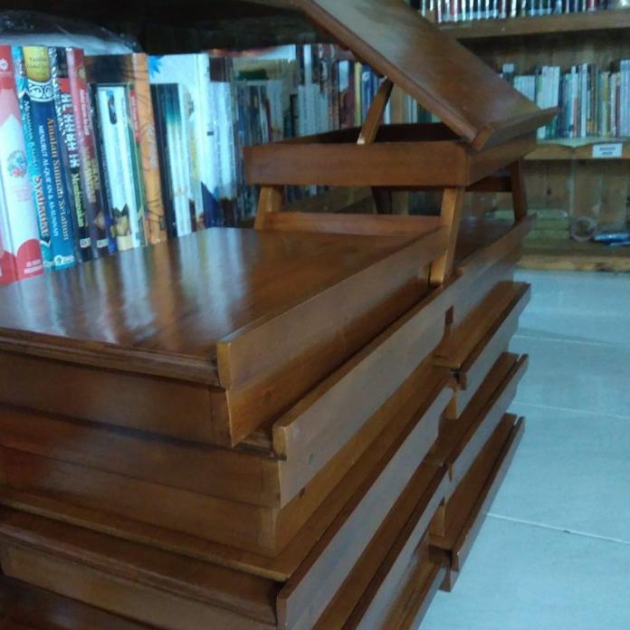 MEJA BACA QURAN LEKAR REKAL TAKTAKAN QURAN ELEGAN BISA DI SETEL MIRING