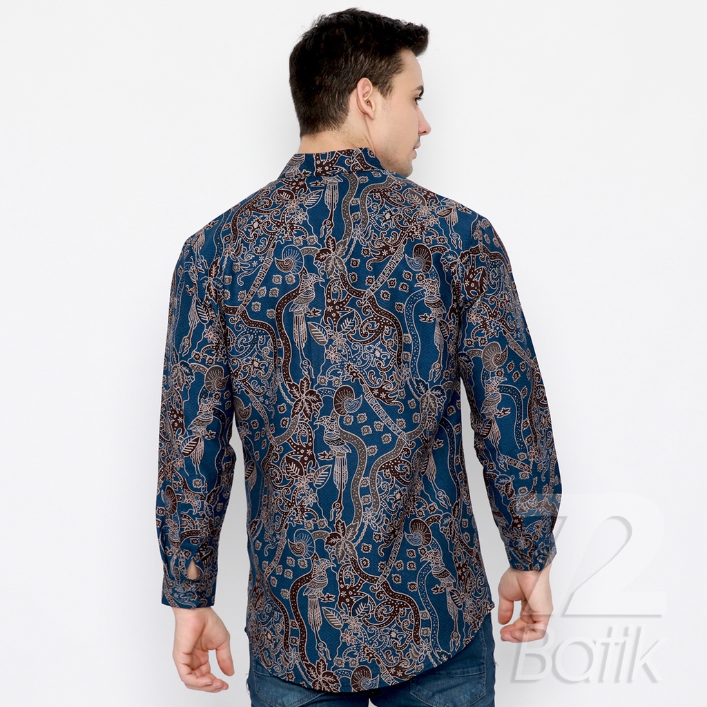 BATIK COUPLE MODERN Kemeja Rok Lilit Instan Batik Pria Lengan Panjang Premium Peksi Adiwilaga Biru Hitam 723148 Cap 72 - Baju Kemeja Atasan Pakaian Batik Couple Cople Pria Cowok Laki Laki Remaja Keluarga Lengan Panjang Modern Slimfit Premium Kekinian