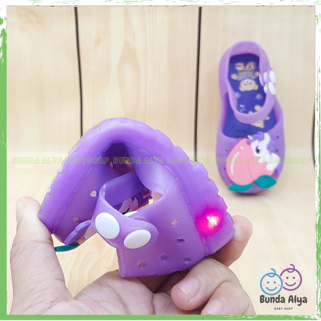 Sepatu Anak Perempuan Jelly LED Usia 6 Sampai 12 Bulan UNGU Sepatu Anak Cewek Motif Kuda Pony Lucu Sepatu Karet Elastis Bisa Menyala Size 18-23