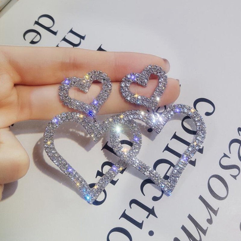 Anting Bentuk Hati Besar Aksen Mutiara Kristal Berlian Imitasi Gaya Korea Untuk Wanita