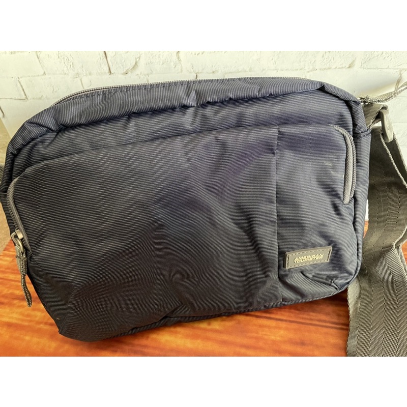 Tas Slempang cowo cewe brand American Tourister