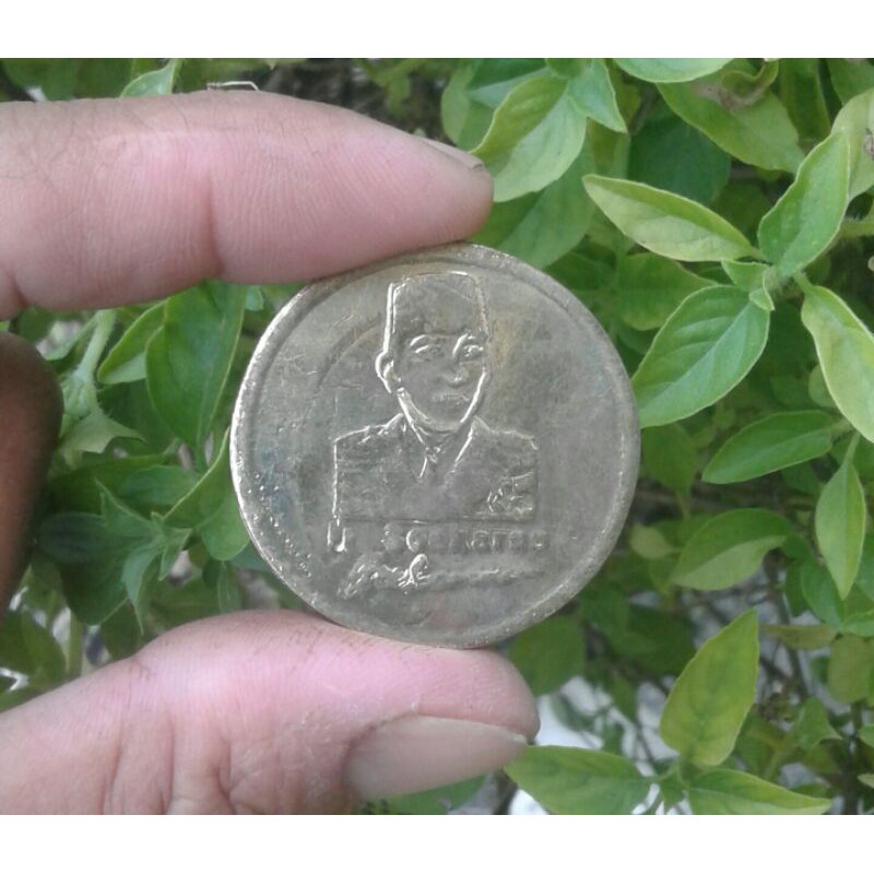 Koin soekarno garuda kuningan