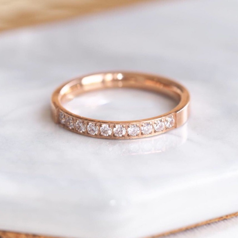 Cincin Titanium Wanita Anastasia Cincin Titanium Steel Warna Rose Gold / Hijau Aksen Berlian Imitasi Anti Karat Untuk Wanita