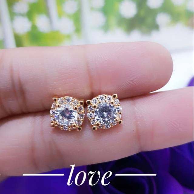 Anting tusuk mewah