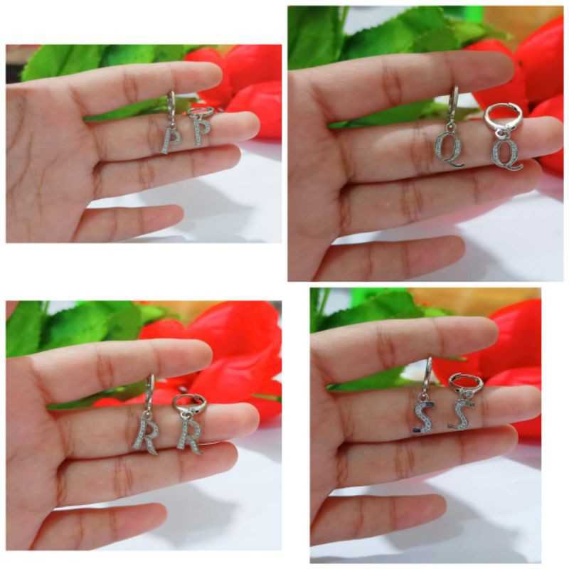 fourfashion Anting huruf / inisial silver