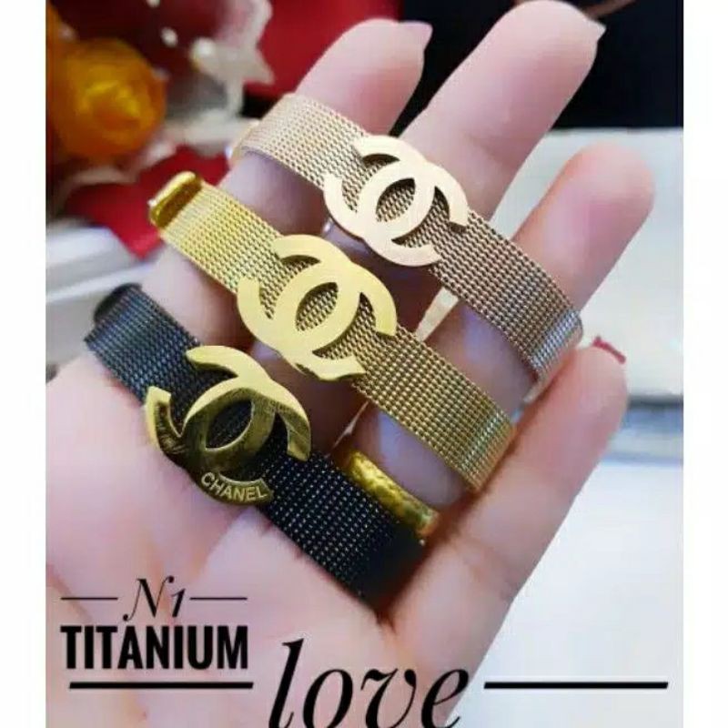 Fourfashion Gelang Titanium motif jam tangan Chenel Premium