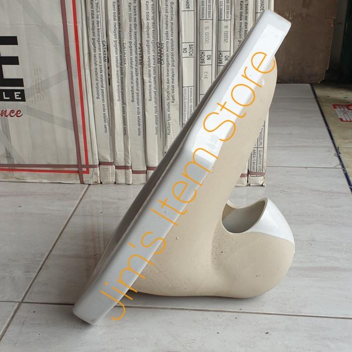 TOTO CE7 White (Closet Jongkok tipe CE 7 Putih Hijau Beige Pink Maroon