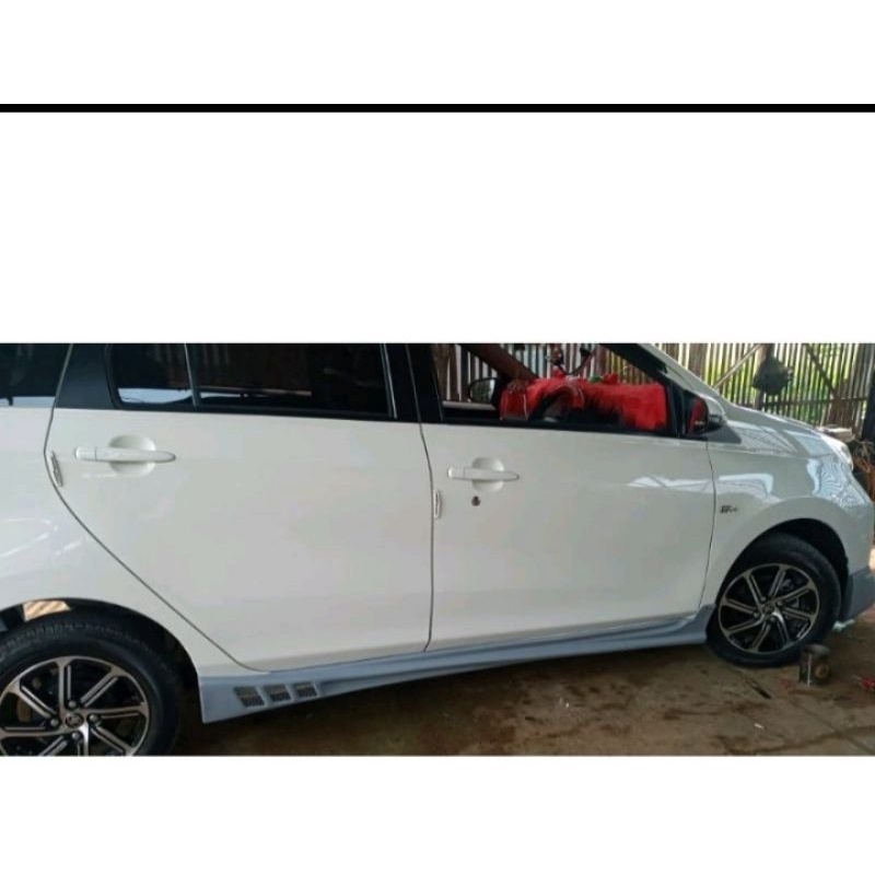 Bodykit samping calya sigra model bomer