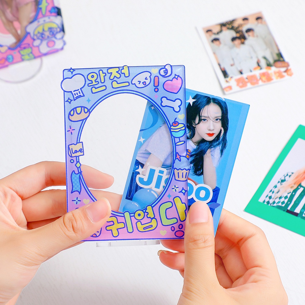 &lt; Pengiriman Cepat &gt; Korean 3inch Acrylic Photo Frame Card Holder Dengan Hiasan Kartun Lucu Idol Photocard Desktop Display Frame Card Pelindung Case