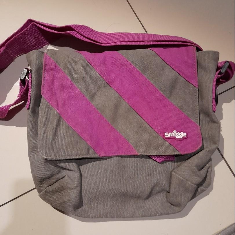 Tas Selempang Smiggle Sling Bag Original