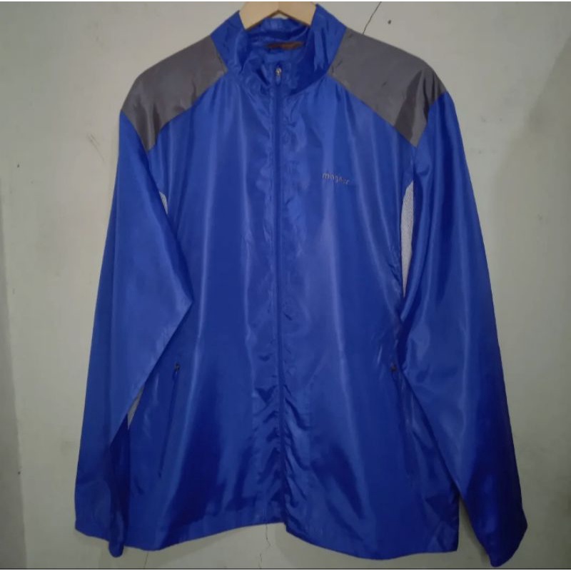 Jaket outdoor brand Magnus thrifting