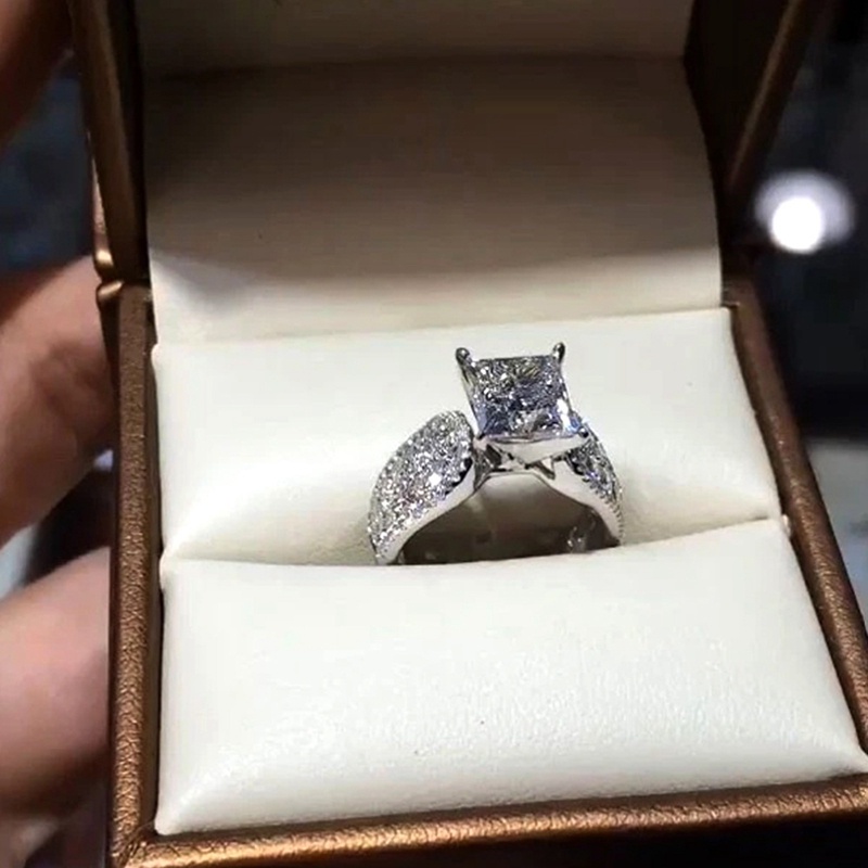 Cincin Wanita Hias Cubic Zirconia Bentuk Persegi Gaya Mewah Untuk Pernikahan / Pesta / Pengantin