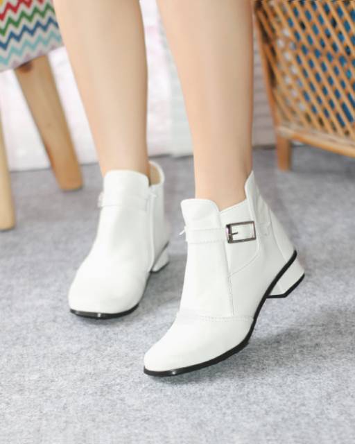 Boots wanita PTK 03