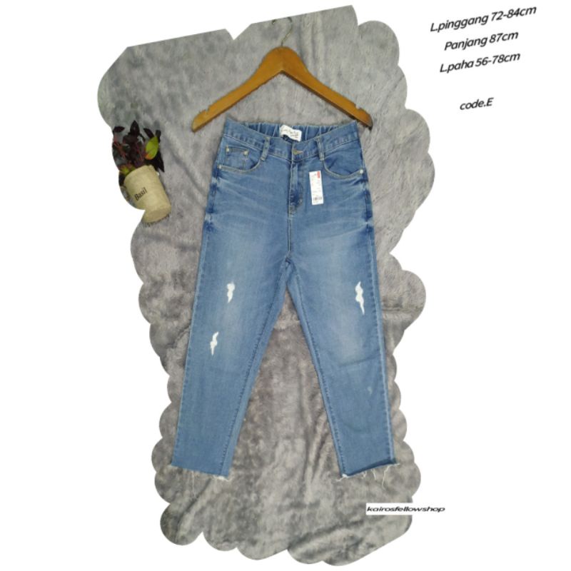 Ready Stock Premium Ripped Jeans