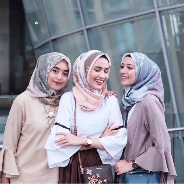 preloved louisaluna scarf