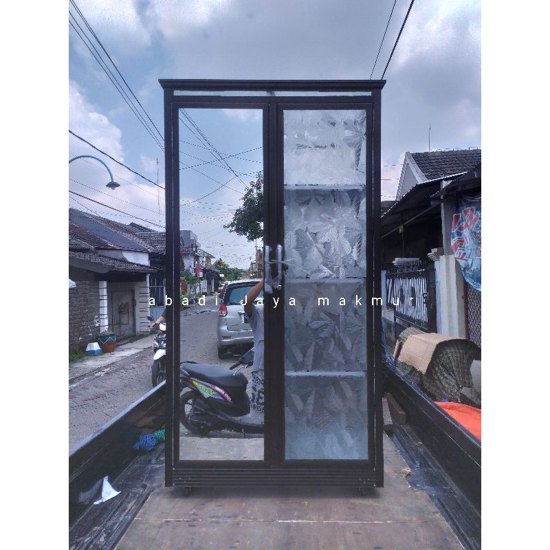 Lemari baju kaca 2 pintu frame coklat / lemari baju gantungan kaca / lemari kaca alumunium