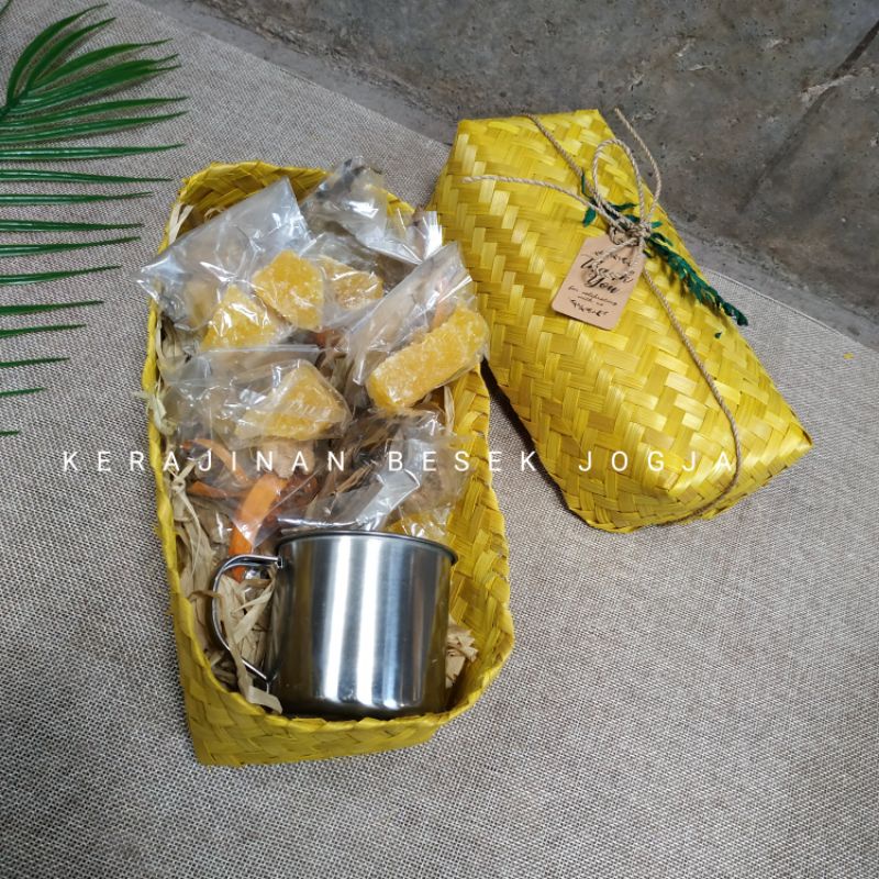 

HAMPER WEDANG UWUH hampers minuman sekalian enamel paket minuman tradisional rempah rempah sehat