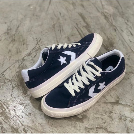 converse leopard one star